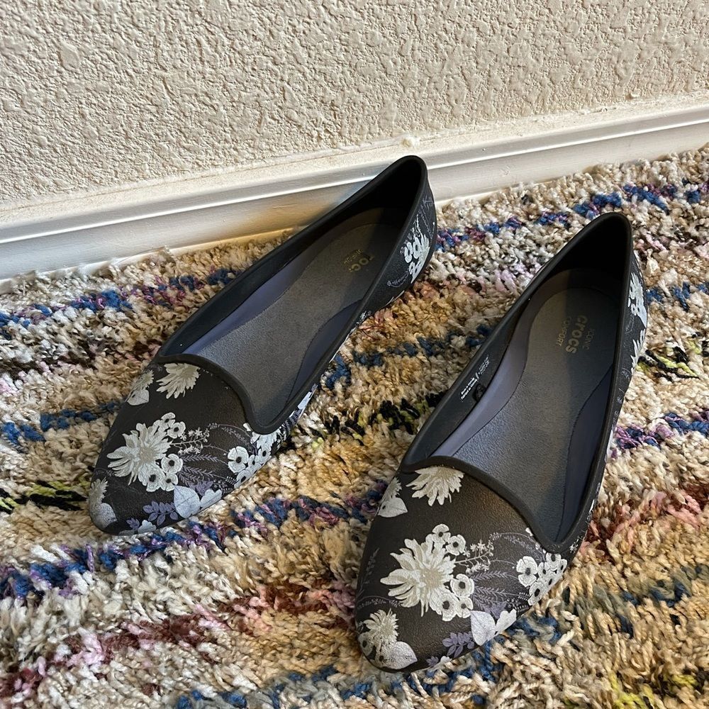 Crocs women’s floral flats